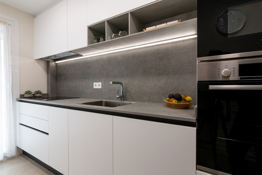 cocina estrecha muebles a techo